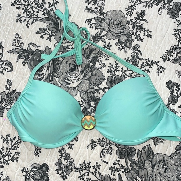 Forever 21 Other - Forever 21 Mint Bikini Top 🤍
